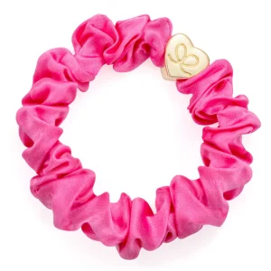 Silkkinen scrunchie sydänkoristeella, pinkki