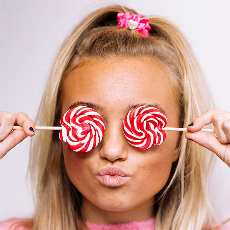 Silkkinen scrunchie sydänkoristeella, pinkki - Image 2