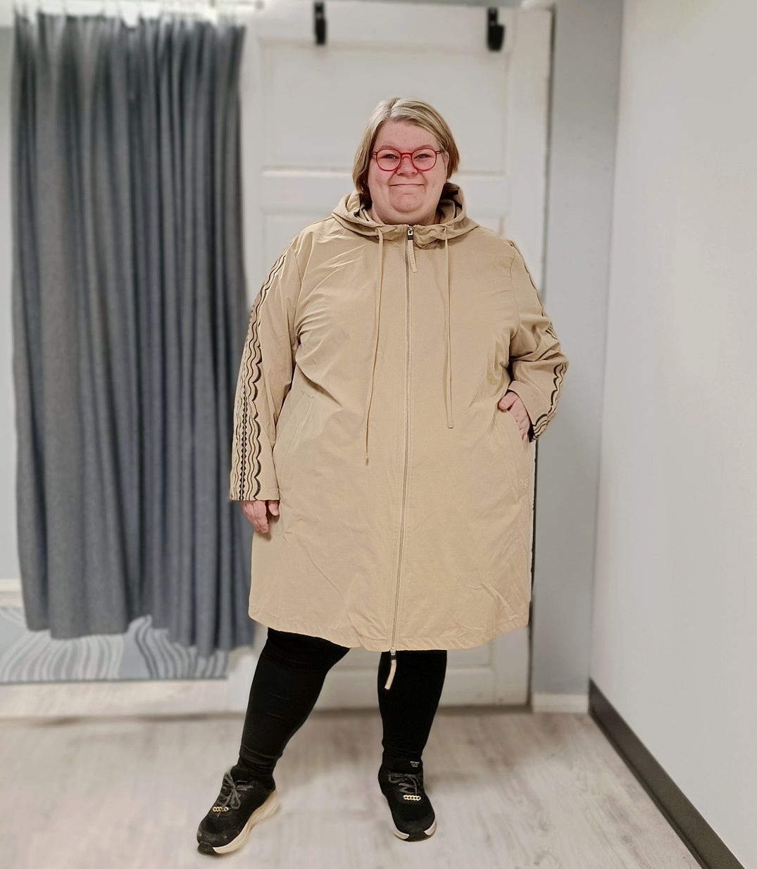 Vuoriton kevättakki painetulla kuviolla, beige, Zhenzi